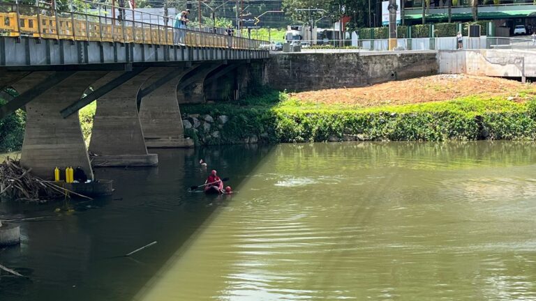 Bombeiros localizam corpo de idoso que caiu de barco no Rio Itapocu em Jaraguá