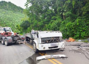 (Vídeo) Motorista morre em gravíssimo acidente na BR-280 entre Corupá e São Bento do Sul