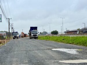 Prefeitura de Guaramirim inicia pavimentação na marginal da BR-280