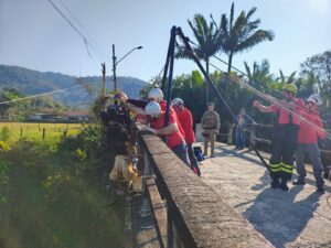 Moto furtada é encontrada no rio em Guaramirim
