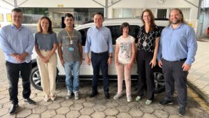 APAE de Jaraguá do Sul recebe veículo zero quilômetro