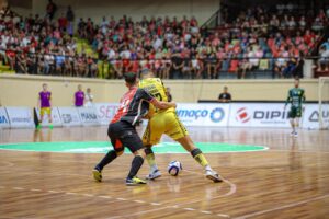 Jaraguá é superado no duelo de ida da final do Catarinense