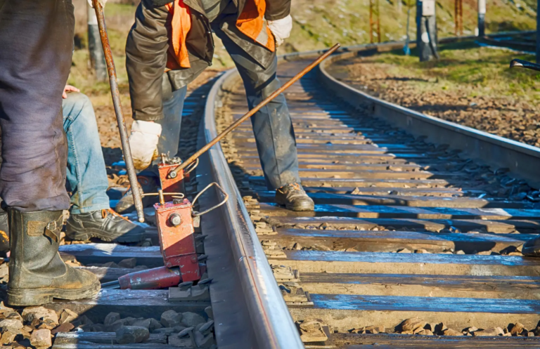 Rua será interditada nesta terça-feira para manutenção ferroviária