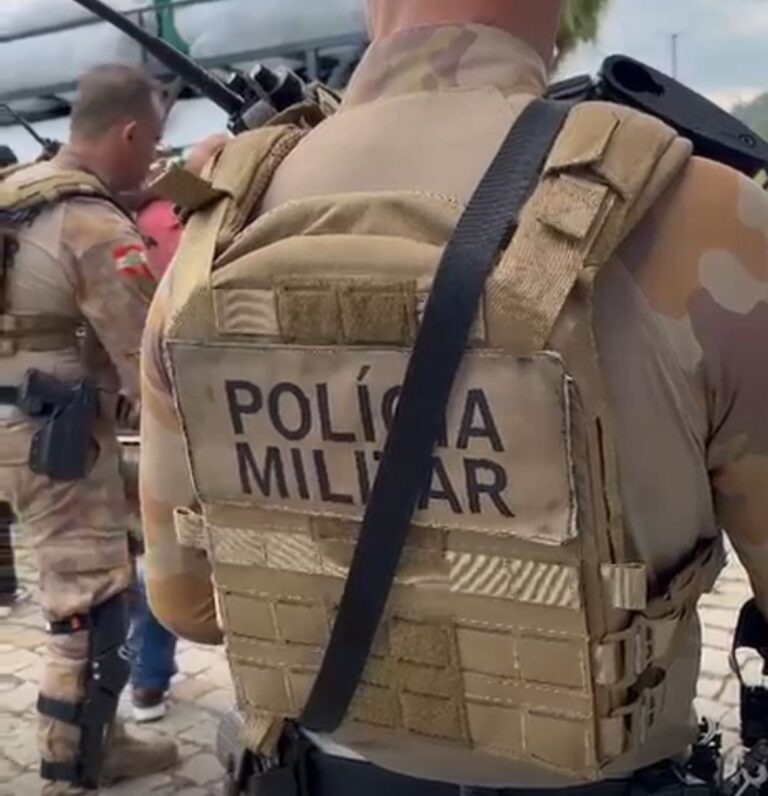 Homem é flagrado com maconha e haxixe durante abordagem da ROCAM em Jaraguá