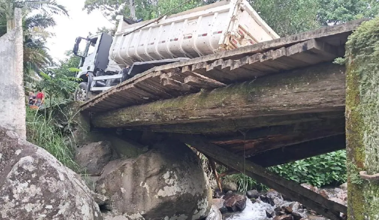 Pontilhão no Rio Molha ficará interditado por dois dias