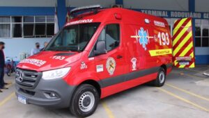 Acidente entre carro e moto deixa ferido em Massaranduba