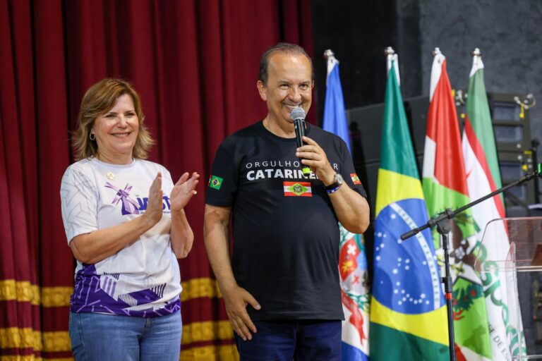 Governador prestigia abertura dos Jogos Abertos da Terceira Idade 2026 em Joinville