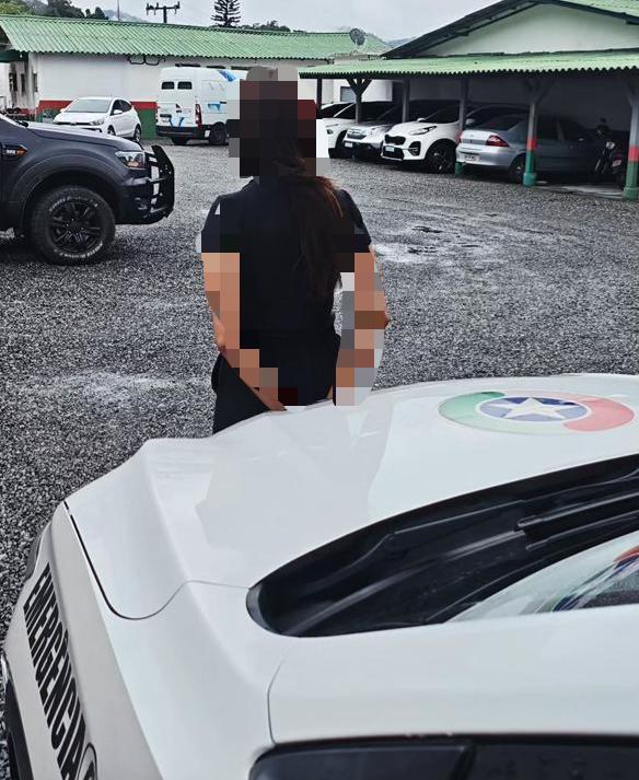 Mulher procurada pela Justiça é presa em Jaraguá do Sul