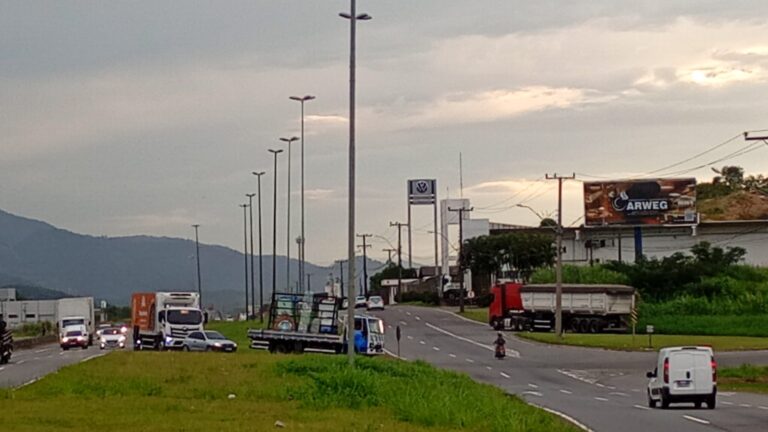 Prefeitura denuncia furtos de cabos da iluminação na BR-280 em Guaramirim