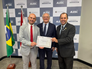 ALESC homenageia Câmara de Vereadores pelos seus 90 Anos