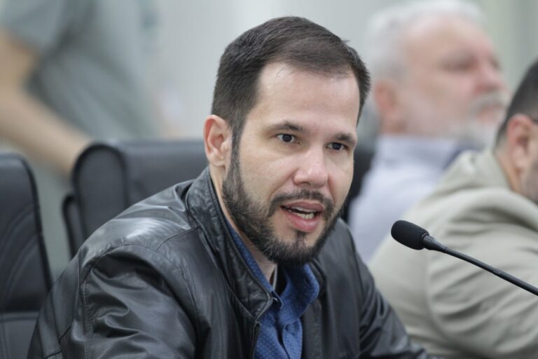 Projeto que proíbe circulação de bicicletas elétricas em parques públicos fechados é aprovado em Jaraguá do Sul