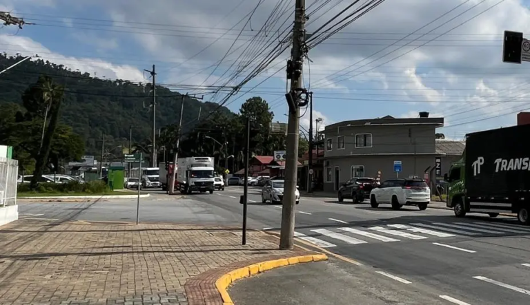 Interdição parcial de um trecho da Rua Walter Marquardt