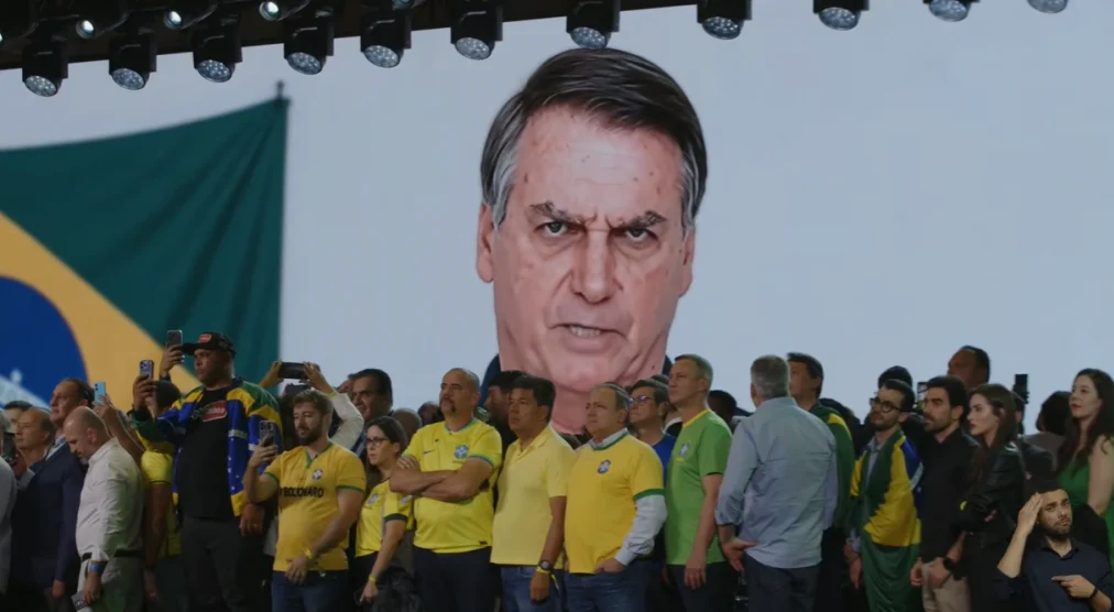Bolsonaro sintético em convenção partidária abre debate sobre regras de IA e decisões do STF