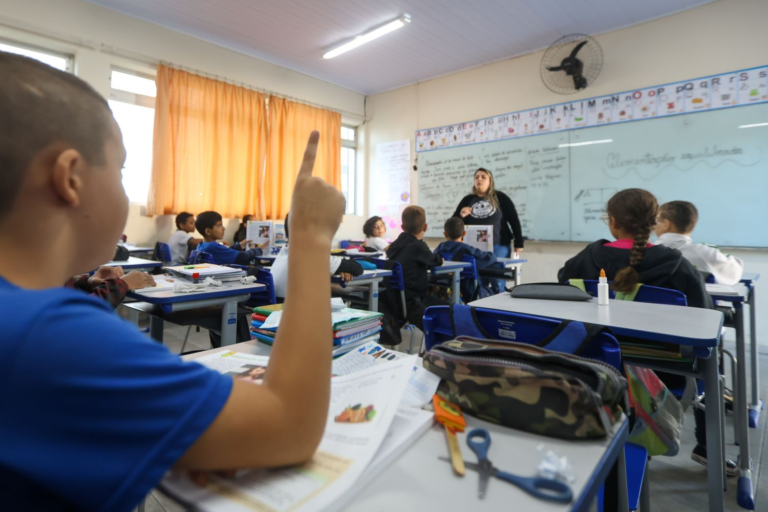 Rede estadual de SC abre processo de matrículas para novos alunos