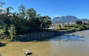 Parque Linear do bairro Amizade avança e será entregue até outubro de 2026
