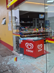 Criminosos invadem comércio e furtam dinheiro e mercadorias em Schroeder