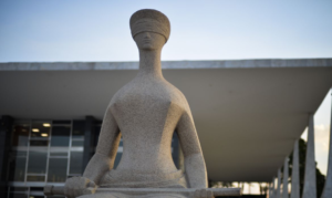 Mendonça autoriza rastreamento de bens de Vorcaro no exterior