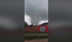 TORNADO ATINGE PEDRO OSÓRIO E TEMPORAL CAUSA ESTRAGOS EM VÁRIAS CIDADES DO RS
