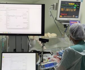 Hospital Jaraguá implanta tecnologia inédita em Santa Catarina para monitoramento cerebral de recém-nascidos