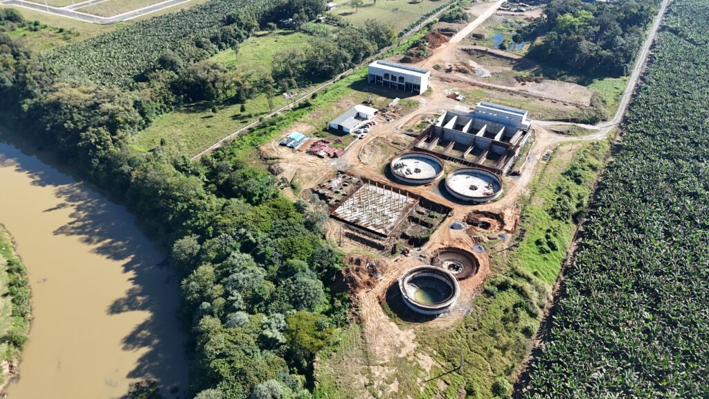 Foram trocas de tubulação, manutenção e expansão de redes que garantem mais eficiênci
