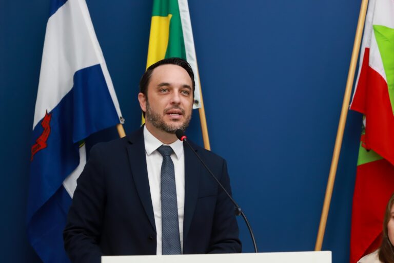 OAB/SC vai a Brasília levar posicionamento da advocacia catarinense sobre crise no STF
