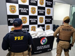 PM apreende 53 quilos de cocaína e prende homem em Papanduva