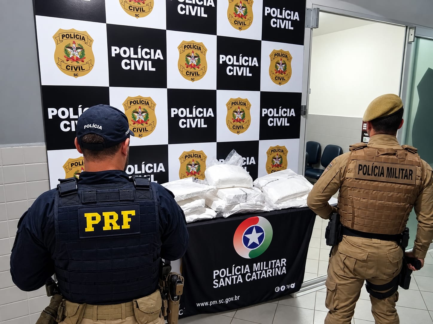 PM apreende 53 quilos de cocaína e prende homem em Papanduva
