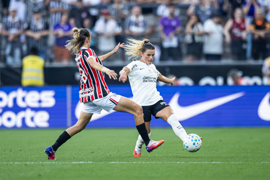 São Paulo vence o Corinthians por 2 a 1 na Neo Química Arena e sai na frente na final do Brasileirão Feminino