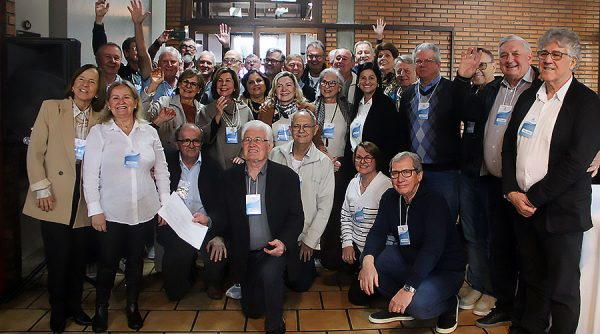 Ex-alunos do Científico do Colégio Marista São Luís se reúnem para confraternização no sábado