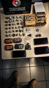 Polícia prende dois homens por tráfico de drogas no Jaraguá Esquerdo