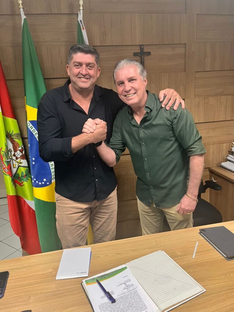 Prefeito Rovâni entra em período de férias e Júnior Schnaider assume a Prefeitura de São João do Itaperiú