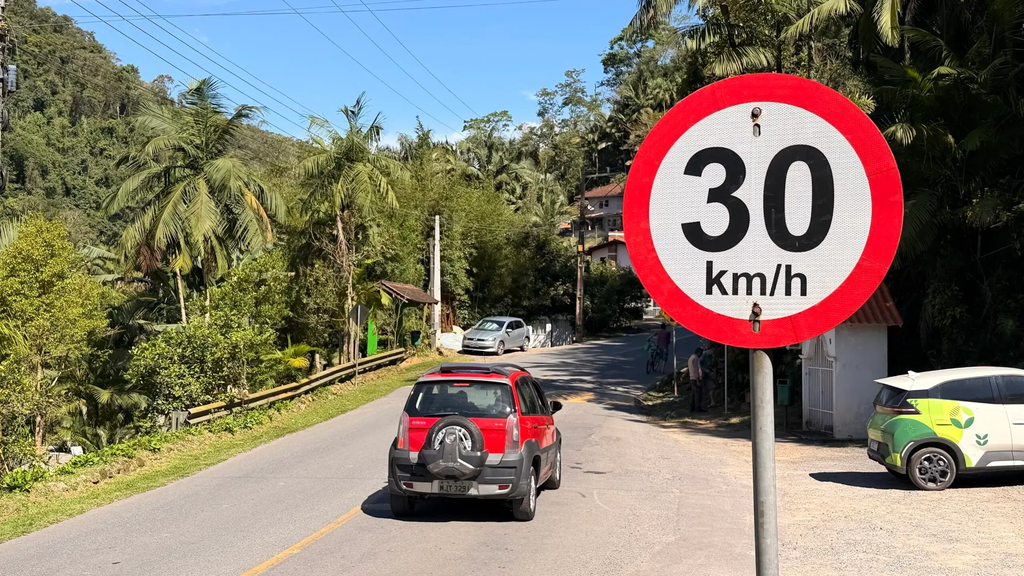 Velocidade máxima será reduzida de 60 para 30 km/h em estrada entre Jaraguá do Sul e Massaranduba